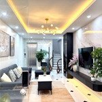 Bán nhà lò đúc thang máy 40m giá 8,6tỷ ngay gần phố