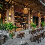 Bán nhà mt an dương vương- quận 5 . dt: 10x 20m- cấp 4 . hđ thuê: 80 triệu /tháng. giá: 32 tỷ