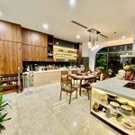 Cần bán gấp nhà louis - 124m2, 6 tầng thang máy- full nội thất 5 tỷ - nhà 2 thoáng - view công viên