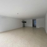 Cho thuê nhà mặt phố cát linh, dt 98m2x2 tầng, mt 6.3m, giá 65tr, lh 0968896456