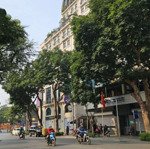Bác ruột nhờ bán nhà mặt phố hàng bài 2,290m2, 2 tầng, mặt tiền 37m, dài 62m, 2200 tỷ