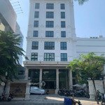 Bán toà building mt trường sơn q. tân bình (dt 10x30m hầm - 10 tầng) hđt 400 triệu - giá 85 tỷ