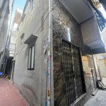 Hàng nóng - bán nhà 2,5 tầng 20m nằm ngay vị trí chợ cố đạo , đi 3 bước ra nhà hát lớn dt : 20m t