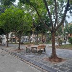 Biệt thự phố chu huy mân, phường phúc đồng. dt 132m2. mt8m. view vườn hoa. hai mặt thoáng.