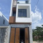 Bán nhà 1 trệt 2 lầu, đẹp, hiện đại, sổ hồng thổ cư 100%
