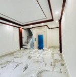 Ngay ngoại giao đoàn - 45m2 - 7 tầng - thang máy - ô tô đỗ cổng - ngõ thông - giá hơn 10 tỷ -sổ đẹp