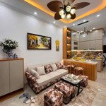 Nhà đẹp gần đường ô tô hoàng mai 25m, 5 tầng, mt 3.2m, giá 5.8 tỷ.