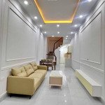 Bán nhà văn quán- lô góc- ở ngay- 2 thoáng- trung tâm hà đông- dt: 35m- 4 tầng- mt: 3,3m- hơn 7 tỷ