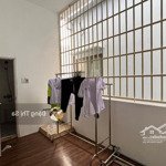 Nhà 2 tầng, mt phùng chí kiên, sát biển nguyễn tất thành, giá rẻ nhất khu vực