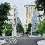 Chính chủ cho thuê tầng 1 galaxy 1 vạn phúc đường 30m, hoàn thiện giá 15 triệu. lh 0975674862