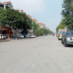 Bán nhà trục đường 24m, vị trí kinh doanh, diện tích to 102m, giá đầu tư 22 tỷ.na