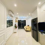 Chính chủ bán cắt lỗ căn góc 2pn 1vs dt 55,5m2 giá 3,05 tỷ toà cao cấp vinhomes smart city
