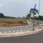 Gđ cần bán gấp lô đất 5x25 full thổ cư mặt tiền đường nhựa 15m ngay đh tân tạo - đức hòa - long an