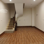 Cho thuê nhà 5 tầng tại đội cấn, hà nội