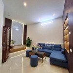 Nhà dân xây - thoáng sáng - 32m2 - gần phố - hoàng cầu.