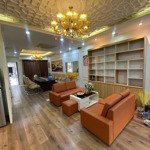 Bán nhà 5 tầng, dt 57m2, còn mới 90% - nhà xây để ở rất chắc chắn, phố văn cao, cách ô tô 15m