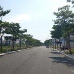 Bán đất mặt tiền phạm văn đồng- ngang 11m- dt (173,2m) - vĩnh hoà- nha trang