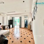 Siêu phẩm penhouse sân thượng riêng cho ai nuôi pet, full nội thất 40m2, ngay vòng xoay lê đại hành