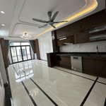 Phân lô, ô tô tránh, gara, thang máy, kinh doanh tại kim đồng, 12 tỷ, 50m2, mt 4.2m, thông sàn đẹp