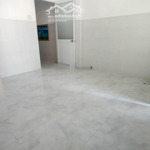 Giáp sân bay, tân bình, 50m2 (4,2m x 12m), p2, xe hơi đỗ cổng, giá 5.9 tỷ tl