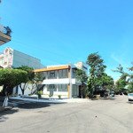 Căn góc 2 mặt tiền gần biển, ngang 10m dài 11m, gần sát ngã tư tây sơn.