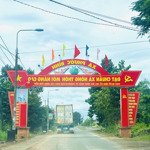 Tôi đang kẹt vốn xoay vòng cần bán lô góc 2 mặt tiền đường ngay uỷ ban xã phước bình. lh 0901336179