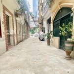 Tây hồ - nhà đẹp - dân xây - gần ô tô tránh - ngõ thông -kinh doanh online -full nội thất - tứ liê