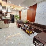 Có 102 phố đội cấn, nhà đẹp 2 thoáng vĩnh viễn, cách ô tô 58m, sát mặt phố, dt 38m2 * 5 tầng