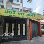 Nhà trệt- 2 lầu. 3 pn- 3wc. dt: 66m2. (4.5x 15m). sổ hoàn công. hẻm xe hơi. gần bv tp. dĩ an.