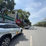 Hoa hậu mặt phố ngô gia tự, lô góc 3 mặt tiền, kinh doanh sầm uất dt 86m2