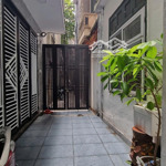 Có 1 không 2, thuỵ khuê 40m2/5 tầng, ngõ nông rộng thông mặt phố hồ tây kinh doanh ,chỉ 8,5 tỷ