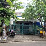 Cần đất tặng nhà cấp 4 dt 110m đường 10.5m
