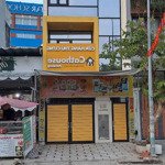 Cho thuê nhà mặt tiền đường d4, ngang 5 dài 20 + 2 phù hợp làm spa, cafe