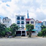Bán nhà góc 2 mặt tiền phạm ngọc thạch - dt: 10 x 20m - 3 lầu - hđt: 290 triệu/tháng - giá: 130 tỷ