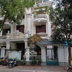 Cho thuê nhà trung hoà, cầu giấy, hà nội. diện tích: 110m2 x 4 tầng + hầm. mặt tiền: 8m