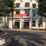 Biệt thự nằm trên đường lý nam đề view hồ đầm vạc trục chính từ tp vĩnh yên ra vinhomes vĩnh phúc