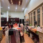 Bán nhà lạc long quân, tây hổ 55m , 5 tầng, mt 5,5m ,giá 17 tỷ . vài bước ra hồ tây