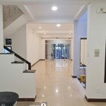 Bán nhà trung tâm q1 đường đặng dung - dt: 111.7m² - 3 tầng, khuôn đất nở hậu đẹp. chỉ 23.5 tỷ tl.