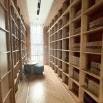 Siêu biệt thự đơn lập 310m2, 4t thang máy, vị trí cực đẹp và hiếm, full nội thất xịn. giá chỉ 53t