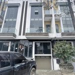 Hơn 7 tỉ bán nhà50m 4,5 tầng dân xây ,ô tô ,phân lô,ngõ thông,văn hội đức thắng bắc tl
