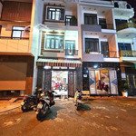 Bán nhà 1 trệt 2 lầu kdc gần vincom 550 dĩ an tiện ích đầy đủ
