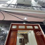 Bán nhà 38m2 giá 3tỷ300 khu vực đông dân tiện ích gần quốc lộ 21b, ô tô gần nhà thiết kế hiện đại