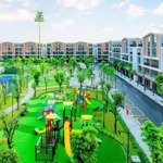 áp góc ánh dương 70m chỉ đúng hơn 9ty. nhìn ra công viên vườn hoa. căn duy nhất giá rẻ vin3