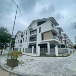 Cc cần bán biệt thự cạnh công viên cây đàn, sol lake villas, lô góc 2 thoáng, đẳng cấp người sang