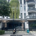 Nhà phố vạn phúc 7x21m (450m²), 4 tầng, sàn trống suốt, có thang máy, máy lạnh, giá rẻ 40tr/tháng