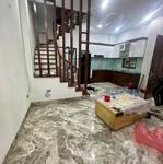 Bán nhà ngọc lâm, long biên 33m2, 5t, chỉ 7,75 tỷ (lô góc, ô tô đỗ cửa)