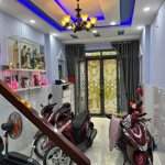 Kẹt tiền bán nhà đường bàu cát 1 p13 tân bình 3ty250 lh vân xem nhà ngay