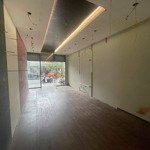 Cho thuê nhà mặt phố hàng chuối, gần vincom bà triệu 50m² x 2 tầng, mt 5m, thông sàn, riêng biệt