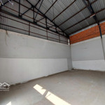 Cho thuê nhà kho quận 7 dt 280m trần cao 7m, xe vào tận trong kho.