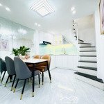 Chính chủ bán căn nhà minh khai hai bà trưng 15m 4 tầng 2.78 tỷ sổ riêng.